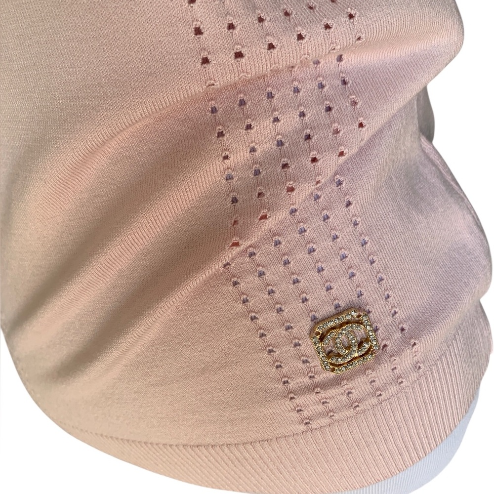 🆕 Chanel Style Pink Knit Top with Chain Detail 🆕 - Picture 6 of 11